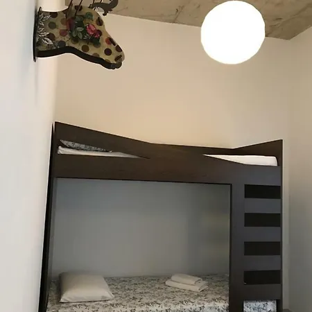 Street Flat *