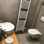 Street Flat Apartment *